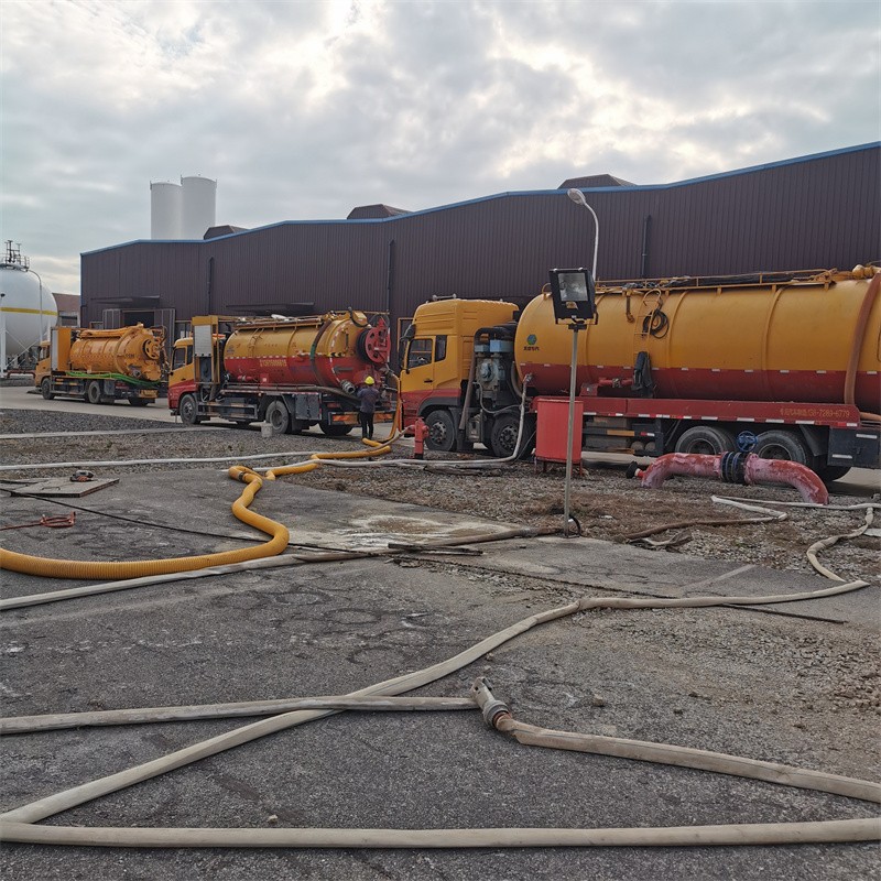 镜湖污水池清理