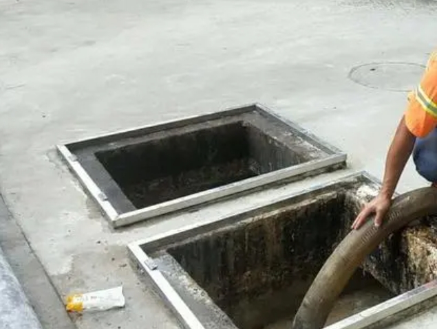 镜湖化粪池清理