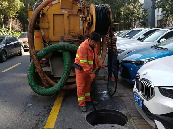 镜湖排污管道清淤